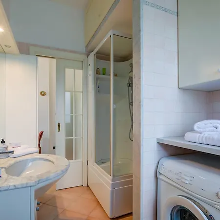 Apartament Gabri By The Sea With Balcony And Shared Garden - Happy *