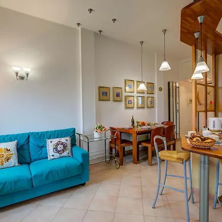 Daire Gabri By The Sea With Balcony And Shared Garden - Happy