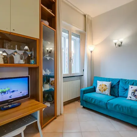 Gabri By The Sea With Balcony And Shared Garden - Happy Daire