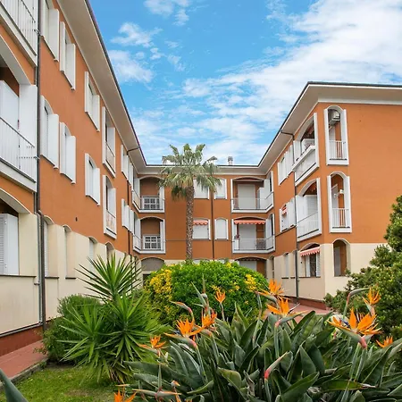 Gabri By The Sea With Balcony And Shared Garden - Happy *