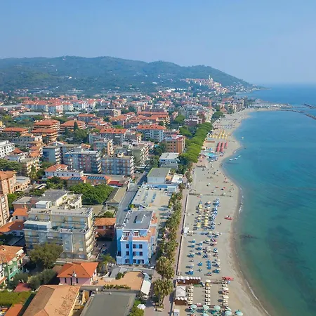 Apartament Gabri By The Sea With Balcony And Shared Garden - Happy