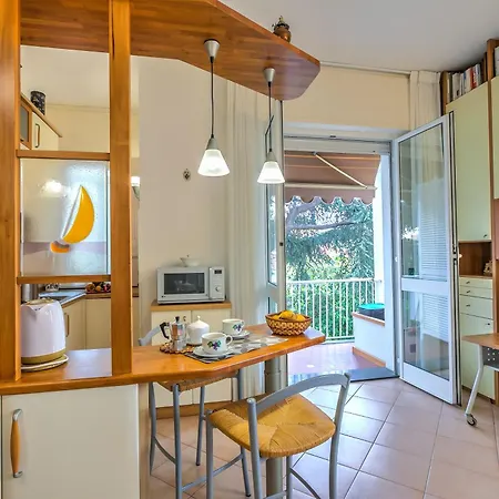 Daire Gabri By The Sea With Balcony And Shared Garden - Happy Diano Marina