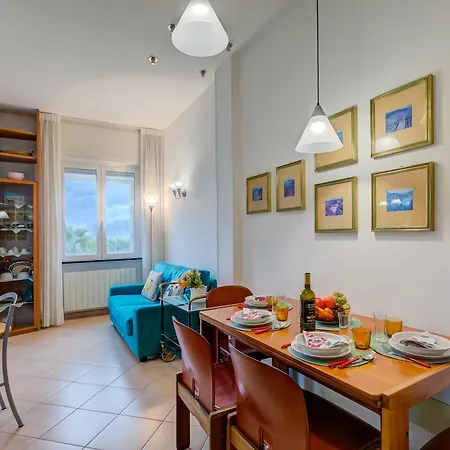 Gabri By The Sea With Balcony And Shared Garden - Happy Daire