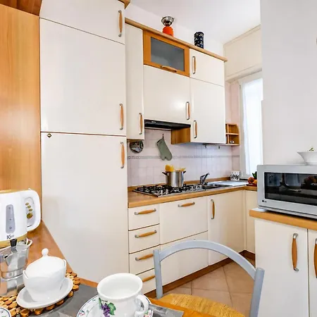 Apartament Gabri By The Sea With Balcony And Shared Garden - Happy Diano Marina