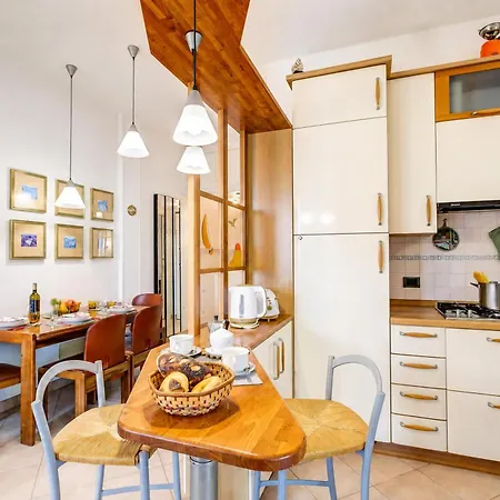Gabri By The Sea With Balcony And Shared Garden - Happy * Diano Marina