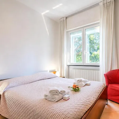Gabri By The Sea With Balcony And Shared Garden - Happy Apartament *