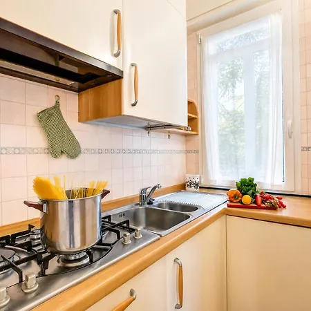 Gabri By The Sea With Balcony And Shared Garden - Happy Apartament *