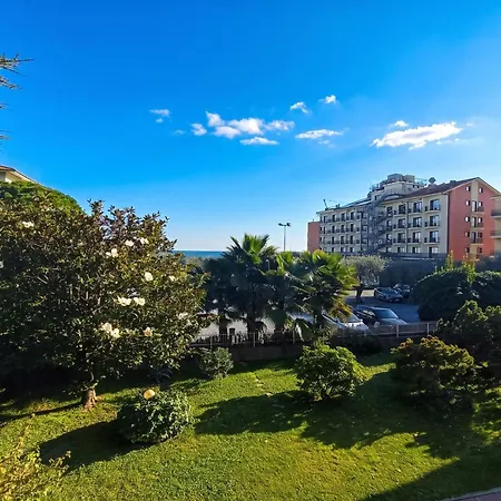 Apartament Gabri By The Sea With Balcony And Shared Garden - Happy Diano Marina